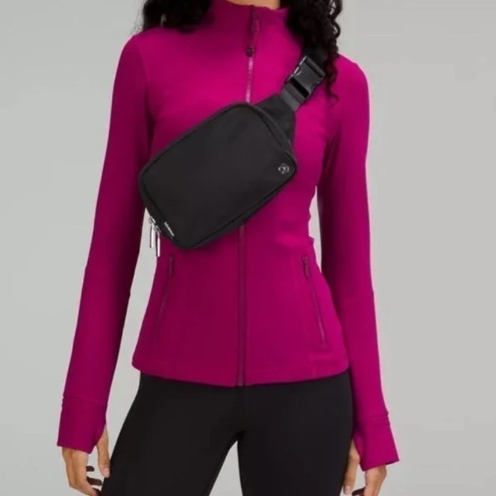 Lululemon everywhere belt bag black 2L-new with tag